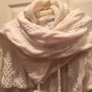 Thick Knit Hooded Scarf